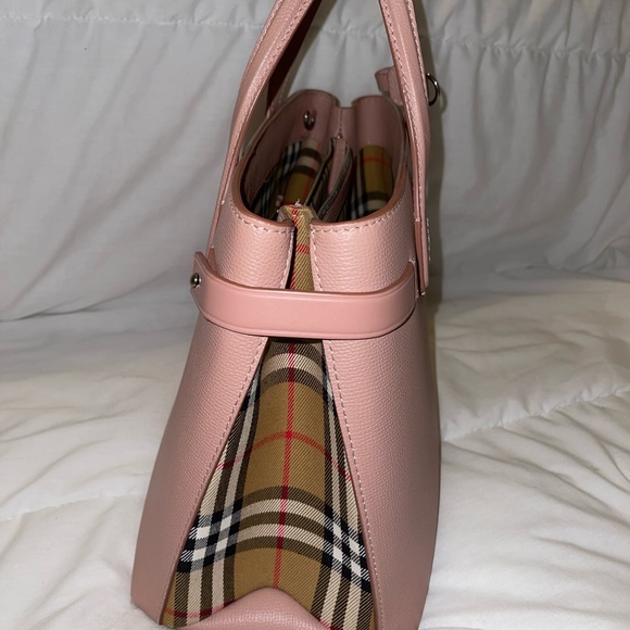 Burberry Banner Bag - Picture 2 of 15